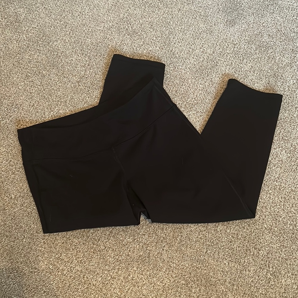 Black Old Navy Elevate Workout Leggings Calf Length